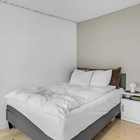 3 Bedroom Lovely In Prázdninový dům