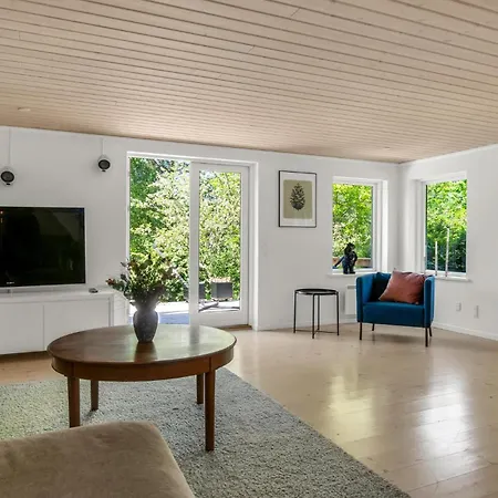 Prázdninový dům 3 Bedroom Lovely In